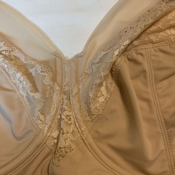 Bali size 40 DD underwire nude color bra with no padding - Picture 7 of 7